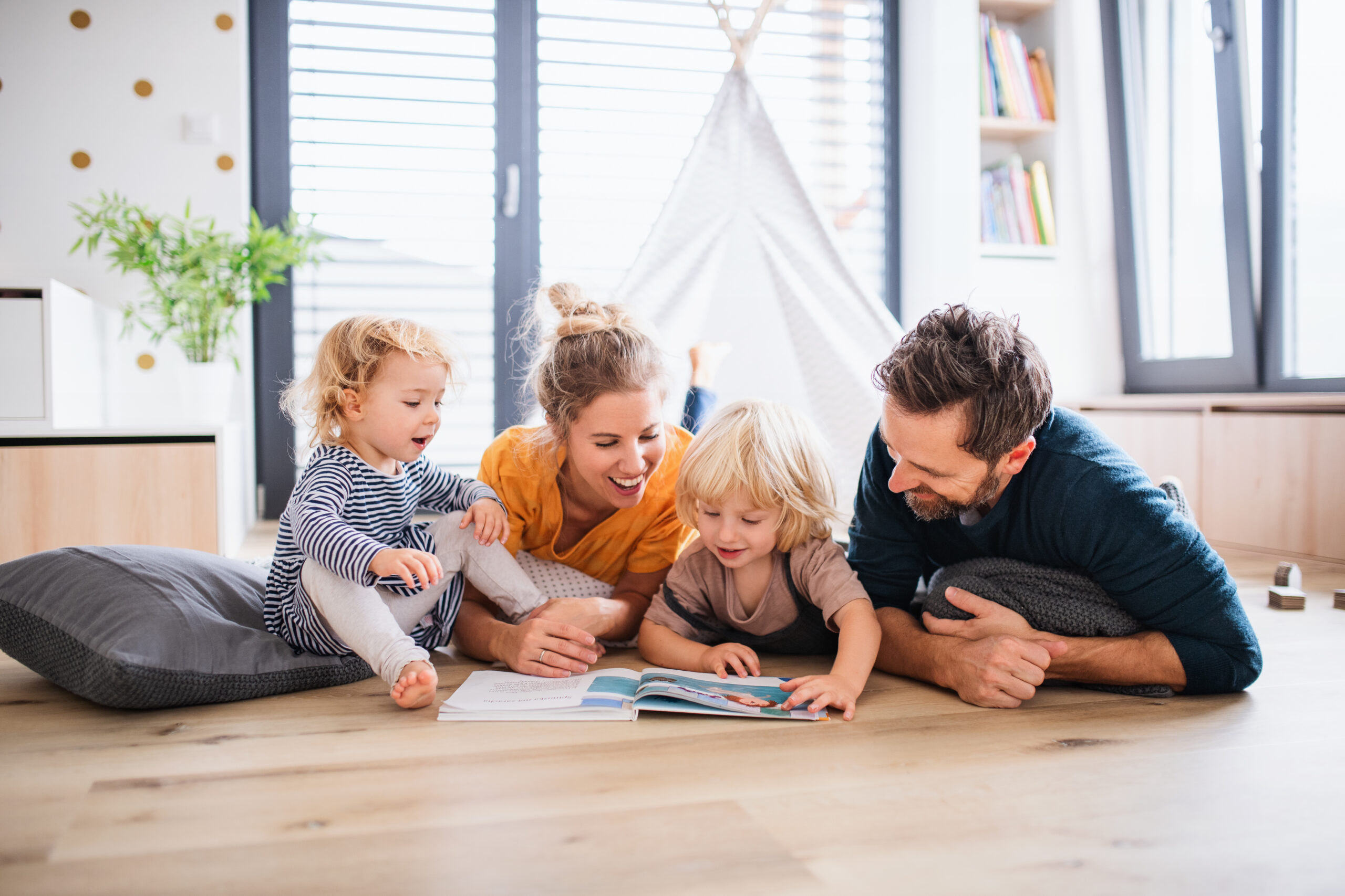 UNIVERSAL THEMES IN STORIES: Parents’ Guide to Reading Time